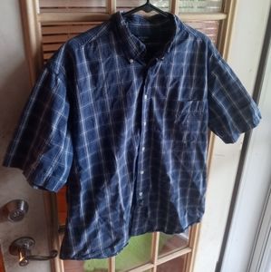 Men's XL Dockers button up shirt sleeve shirt.